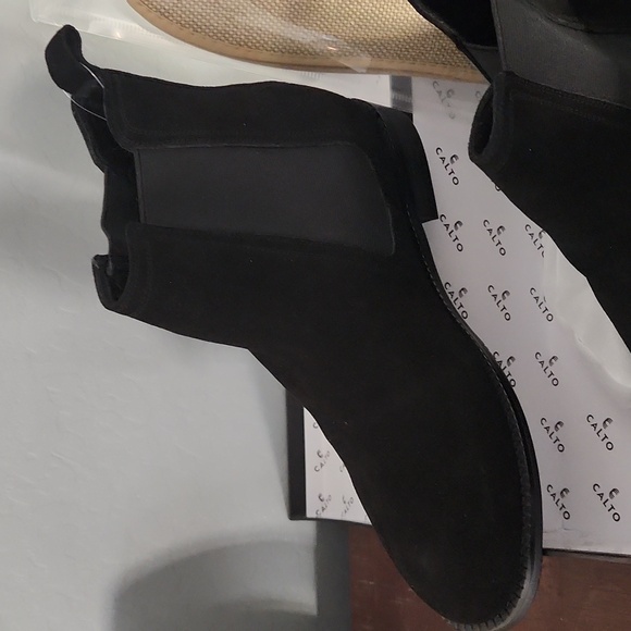 CALTO  Invisible Height Increasing Elevator Shoes - Suede Slip-on-2.9" taller - Picture 3 of 9